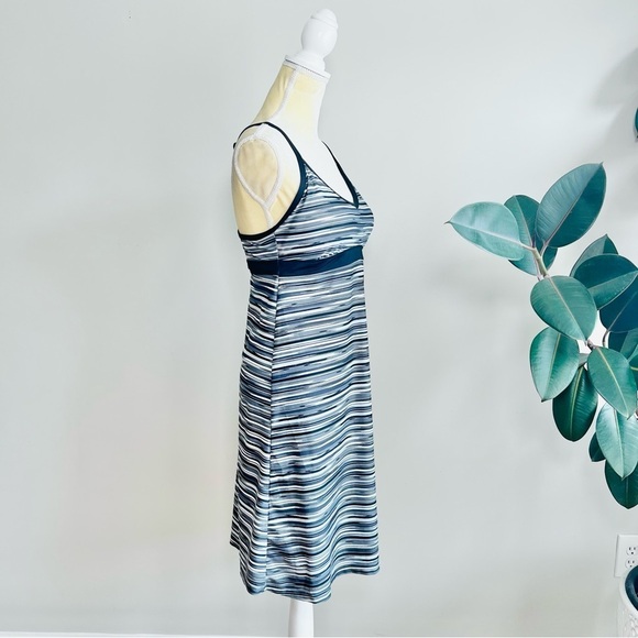 Athleta Shorebreak Swim Dress - Picture 4 of 7